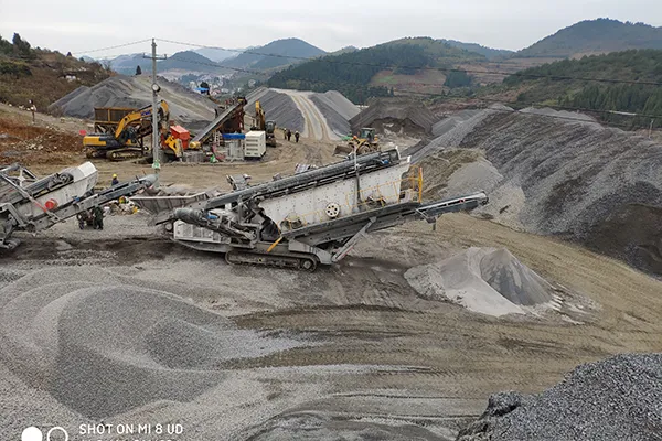 100tph cobble Mobile crushing line in Vientiane, Laos width=