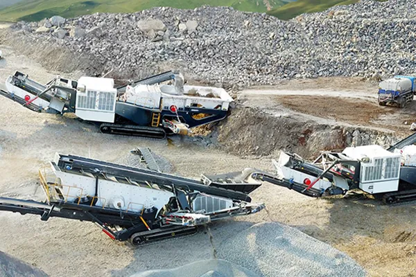 200tph cobble Mobile crushing line in Sichuan Province, China width=